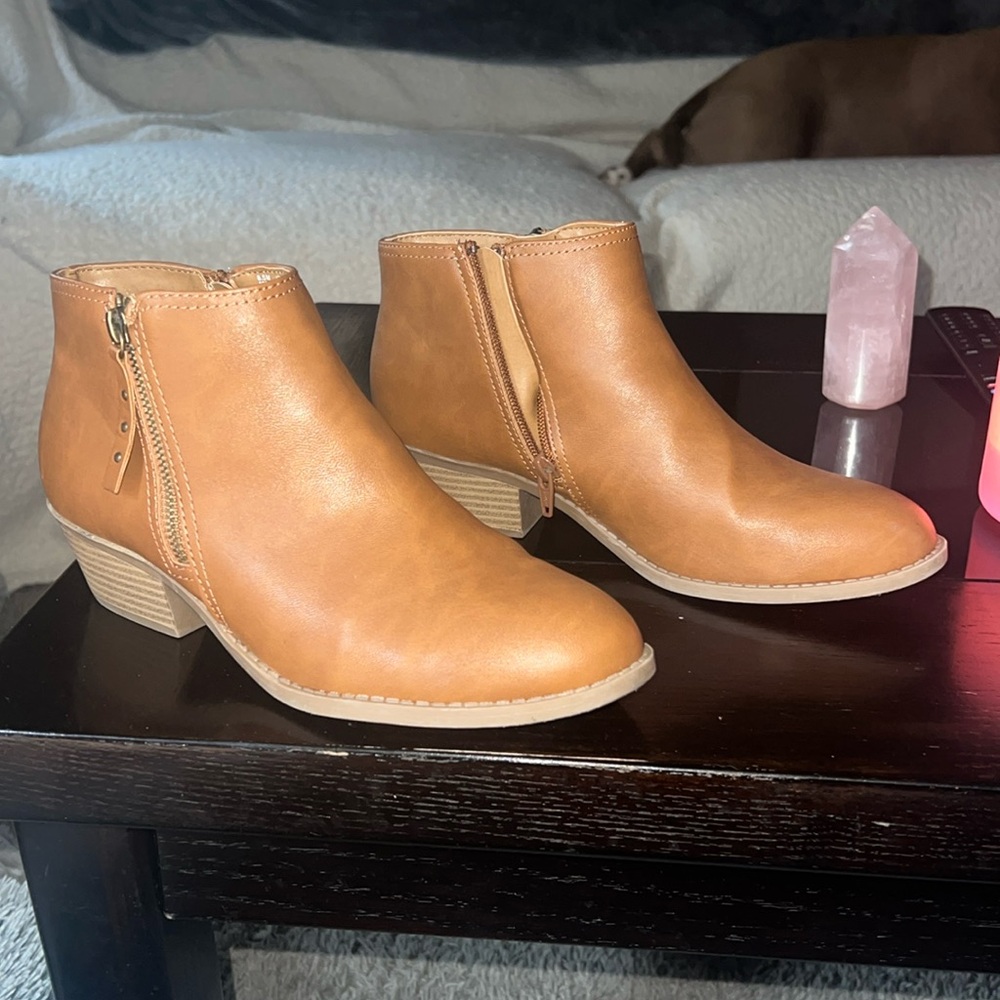 ARIZONA memory foam booties ; good condition 🌵